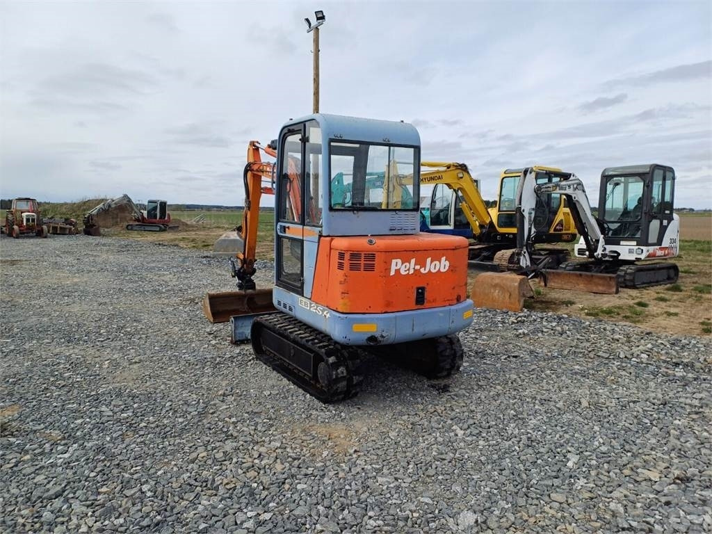 Pel-Job Volvo EB25.4 kallistuvalla liittimellä - Mini bager: slika Pel-Job Volvo EB25.4 kallistuvalla liittimellä - Mini bager Pel-Job Volvo EB25.4 kallistuvalla liittimellä - Mini bager: slika Pel-Job Volvo EB25.4 kallistuvalla liittimellä - Mini bager