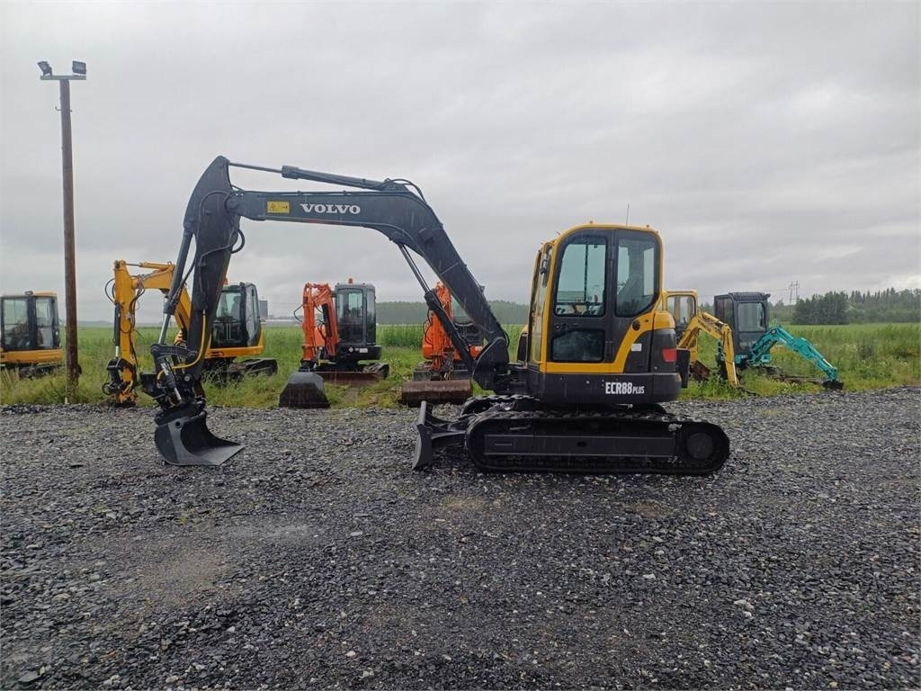 Volvo ECR88 plus kallistuvalla liittimellä - Mini bager: slika Volvo ECR88 plus kallistuvalla liittimellä - Mini bager Volvo ECR88 plus kallistuvalla liittimellä - Mini bager: slika Volvo ECR88 plus kallistuvalla liittimellä - Mini bager