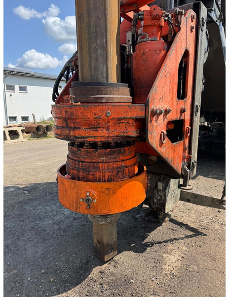 Delmag RH 20 - Platforma za bušenje: slika Delmag RH 20 - Platforma za bušenje Delmag RH 20 - Platforma za bušenje: slika Delmag RH 20 - Platforma za bušenje