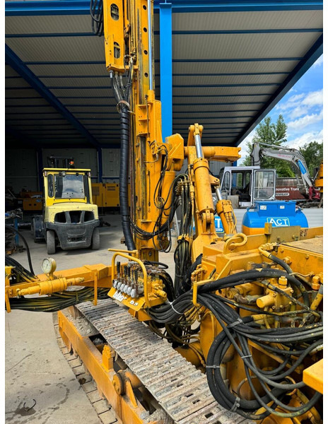 Platforma za bušenje Klemm KR 805 DS: slika Platforma za bušenje Klemm KR 805 DS