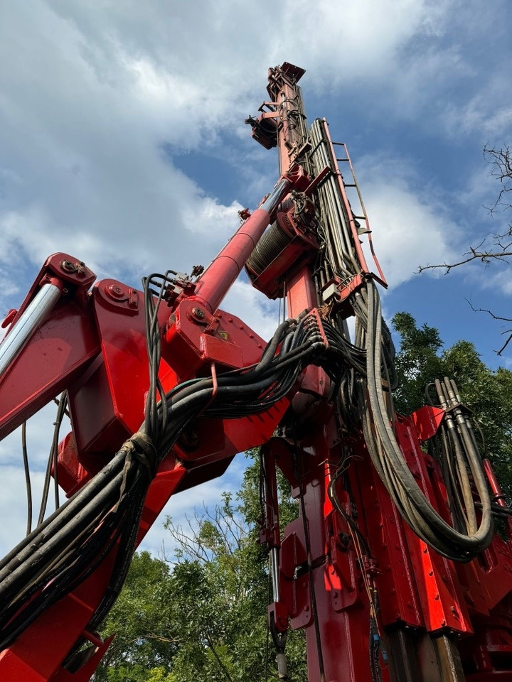 Liebherr R 942 Litronic - Platforma za bušenje: slika Liebherr R 942 Litronic - Platforma za bušenje Liebherr R 942 Litronic - Platforma za bušenje: slika Liebherr R 942 Litronic - Platforma za bušenje