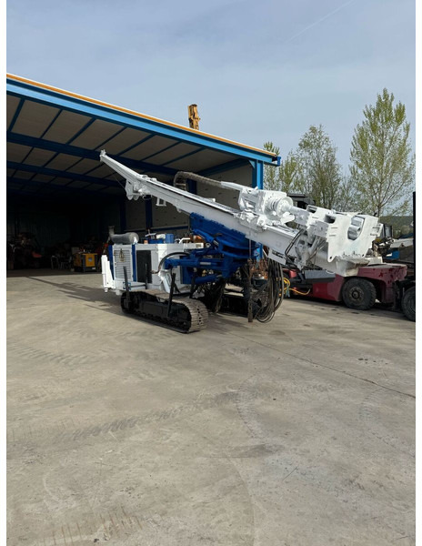 Soilmec SM 400 - Platforma za bušenje: slika Soilmec SM 400 - Platforma za bušenje Soilmec SM 400 - Platforma za bušenje: slika Soilmec SM 400 - Platforma za bušenje