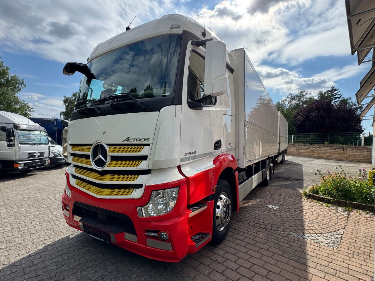 Mercedes-Benz Actros 2545/2xLBW/Klima/Kamera/kpl.Zug - Kamion za prijevoz pića: slika Mercedes-Benz Actros 2545/2xLBW/Klima/Kamera/kpl.Zug - Kamion za prijevoz pića Mercedes-Benz Actros 2545/2xLBW/Klima/Kamera/kpl.Zug - Kamion za prijevoz pića: slika Mercedes-Benz Actros 2545/2xLBW/Klima/Kamera/kpl.Zug - Kamion za prijevoz pića