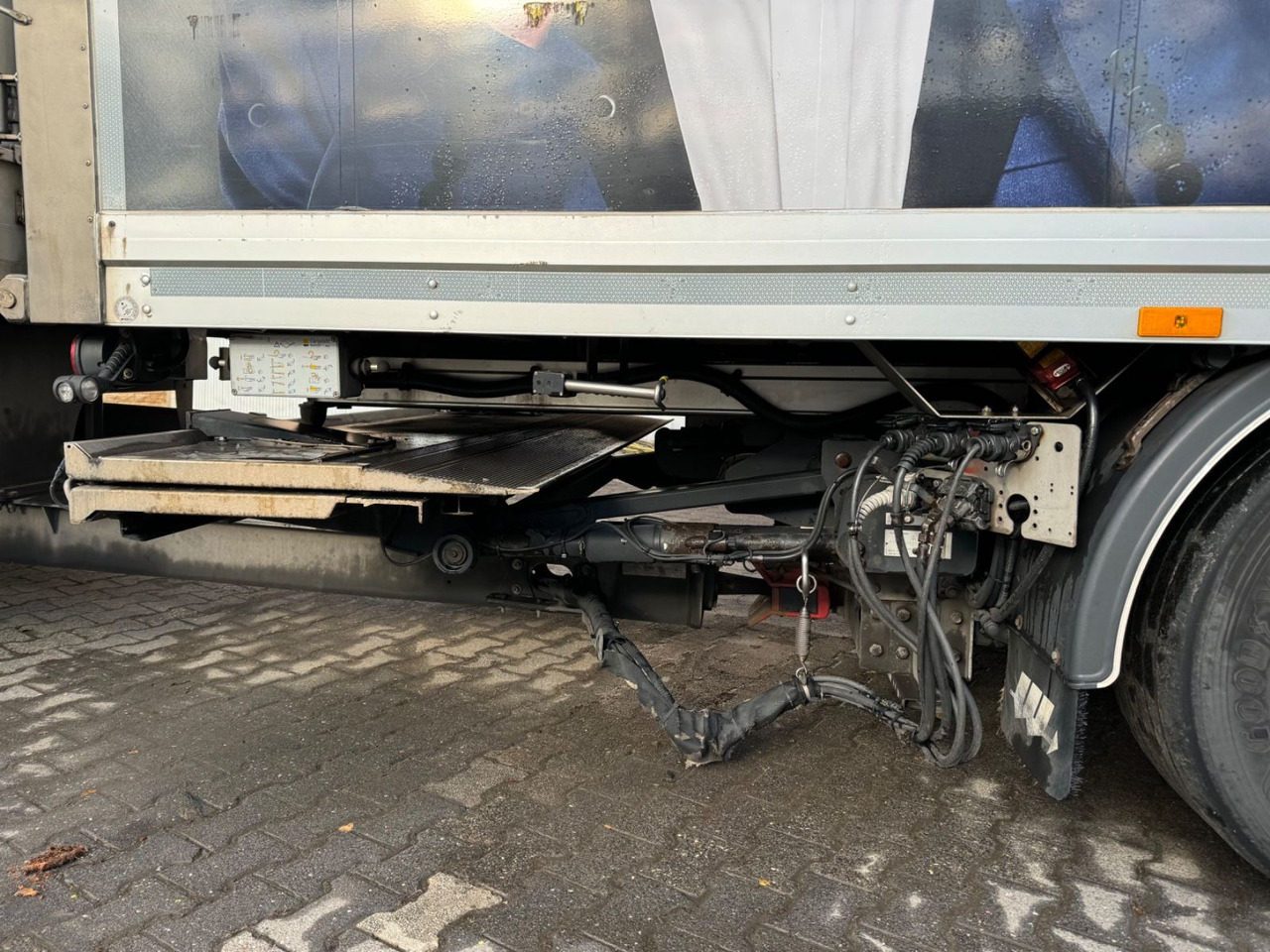 Mercedes-Benz Antos 2540/Durchladbar/2xLBW/Frigoblock - Kamion hladnjača: slika Mercedes-Benz Antos 2540/Durchladbar/2xLBW/Frigoblock - Kamion hladnjača Mercedes-Benz Antos 2540/Durchladbar/2xLBW/Frigoblock - Kamion hladnjača: slika Mercedes-Benz Antos 2540/Durchladbar/2xLBW/Frigoblock - Kamion hladnjača