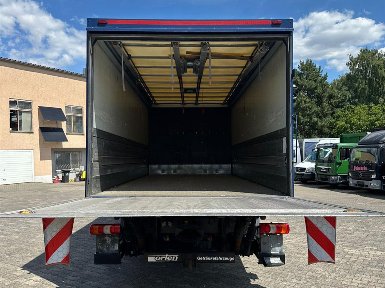 Mercedes-Benz Atego 1523/Klima/LBW/GT-Zertifiziert/2xAHK - Kamion za prijevoz pića: slika Mercedes-Benz Atego 1523/Klima/LBW/GT-Zertifiziert/2xAHK - Kamion za prijevoz pića Mercedes-Benz Atego 1523/Klima/LBW/GT-Zertifiziert/2xAHK - Kamion za prijevoz pića: slika Mercedes-Benz Atego 1523/Klima/LBW/GT-Zertifiziert/2xAHK - Kamion za prijevoz pića