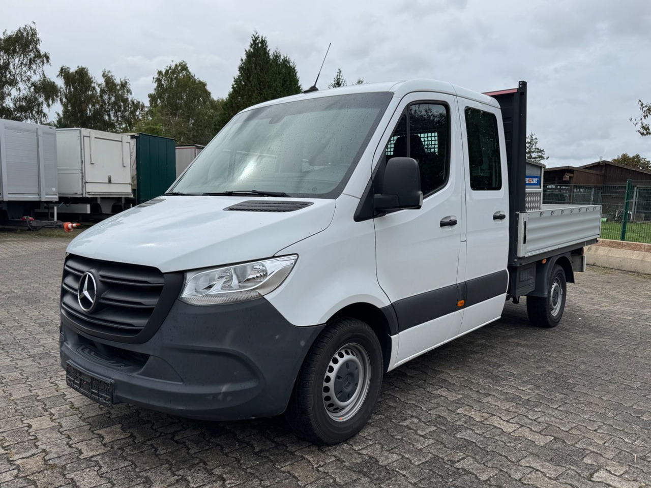 Mercedes-Benz Sprinter 315 CDI/Doka/Sitzheiz. - Dostavno vozilo s ravnom platformom: slika Mercedes-Benz Sprinter 315 CDI/Doka/Sitzheiz. - Dostavno vozilo s ravnom platformom Mercedes-Benz Sprinter 315 CDI/Doka/Sitzheiz. - Dostavno vozilo s ravnom platformom: slika Mercedes-Benz Sprinter 315 CDI/Doka/Sitzheiz. - Dostavno vozilo s ravnom platformom