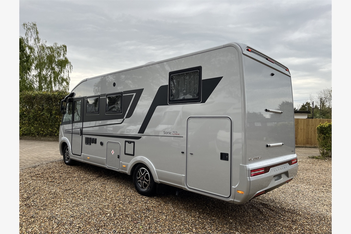 ADRIA Sonis Supreme - Integrirani kamper: slika ADRIA Sonis Supreme - Integrirani kamper ADRIA Sonis Supreme - Integrirani kamper: slika ADRIA Sonis Supreme - Integrirani kamper