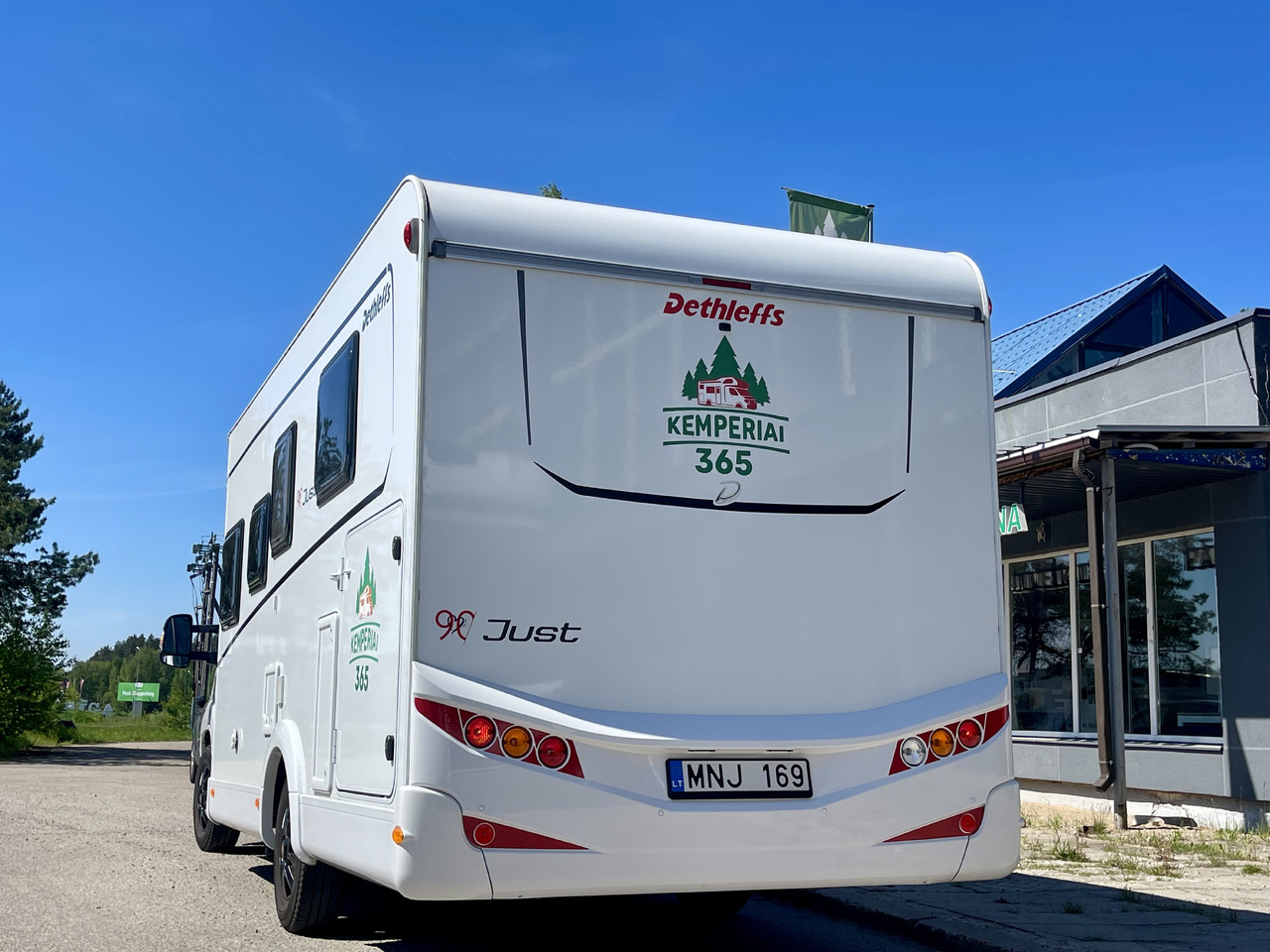 DETHLEFFS T7052 DBL - Poluintegrirani kamper: slika DETHLEFFS T7052 DBL - Poluintegrirani kamper DETHLEFFS T7052 DBL - Poluintegrirani kamper: slika DETHLEFFS T7052 DBL - Poluintegrirani kamper
