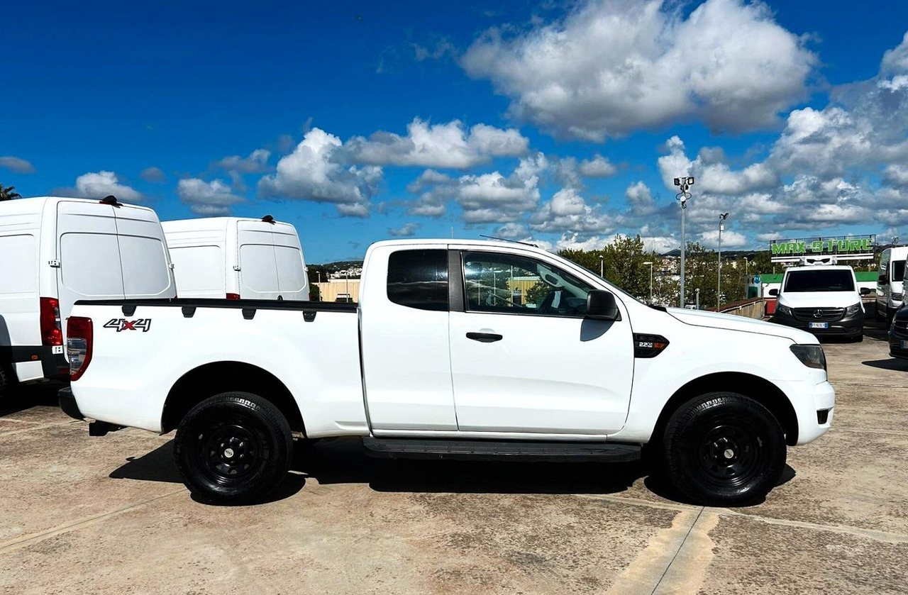Ford Ranger 2.2 160 cv XL Supercab 4 posti 4wd gan - Pick-up: slika Ford Ranger 2.2 160 cv XL Supercab 4 posti 4wd gan - Pick-up Ford Ranger 2.2 160 cv XL Supercab 4 posti 4wd gan - Pick-up: slika Ford Ranger 2.2 160 cv XL Supercab 4 posti 4wd gan - Pick-up