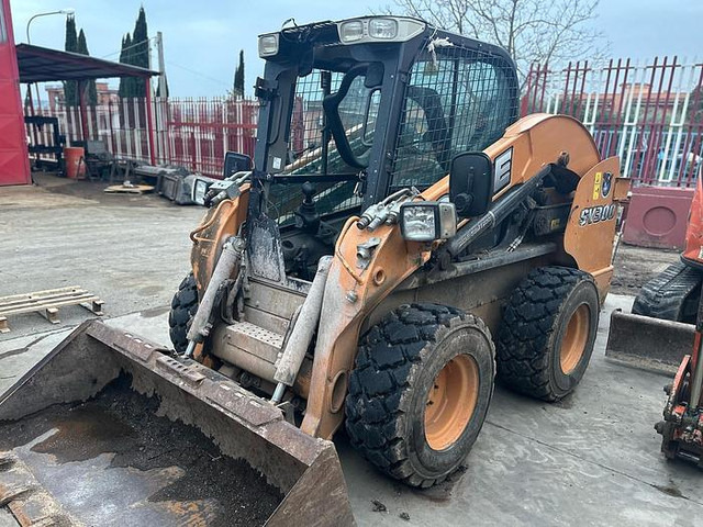 Case SV300 - Kompaktni utovarivač gusjeničar: slika Case SV300 - Kompaktni utovarivač gusjeničar Case SV300 - Kompaktni utovarivač gusjeničar: slika Case SV300 - Kompaktni utovarivač gusjeničar
