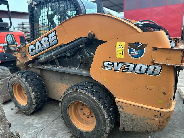 Case SV300 - Kompaktni utovarivač gusjeničar: slika Case SV300 - Kompaktni utovarivač gusjeničar Case SV300 - Kompaktni utovarivač gusjeničar: slika Case SV300 - Kompaktni utovarivač gusjeničar