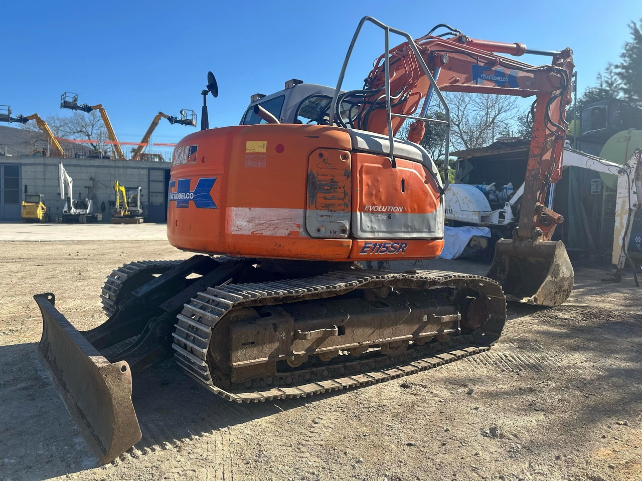 FIAT KOBELCO E115SR - Bager gusjeničar: slika FIAT KOBELCO E115SR - Bager gusjeničar FIAT KOBELCO E115SR - Bager gusjeničar: slika FIAT KOBELCO E115SR - Bager gusjeničar