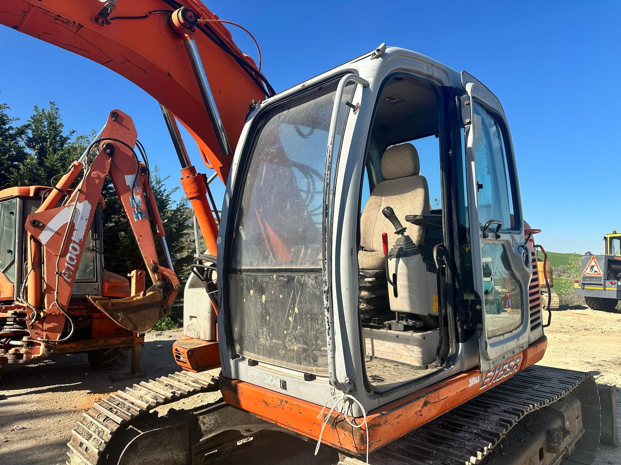 FIAT KOBELCO E115SR - Bager gusjeničar: slika FIAT KOBELCO E115SR - Bager gusjeničar FIAT KOBELCO E115SR - Bager gusjeničar: slika FIAT KOBELCO E115SR - Bager gusjeničar