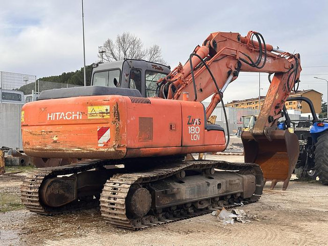 Hitachi ZX180 - Bager gusjeničar: slika Hitachi ZX180 - Bager gusjeničar Hitachi ZX180 - Bager gusjeničar: slika Hitachi ZX180 - Bager gusjeničar