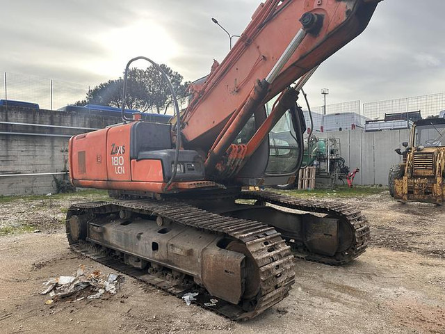 Hitachi ZX180 - Bager gusjeničar: slika Hitachi ZX180 - Bager gusjeničar Hitachi ZX180 - Bager gusjeničar: slika Hitachi ZX180 - Bager gusjeničar