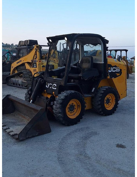 JCB 225 - Kompaktni utovarivač gusjeničar: slika JCB 225 - Kompaktni utovarivač gusjeničar JCB 225 - Kompaktni utovarivač gusjeničar: slika JCB 225 - Kompaktni utovarivač gusjeničar