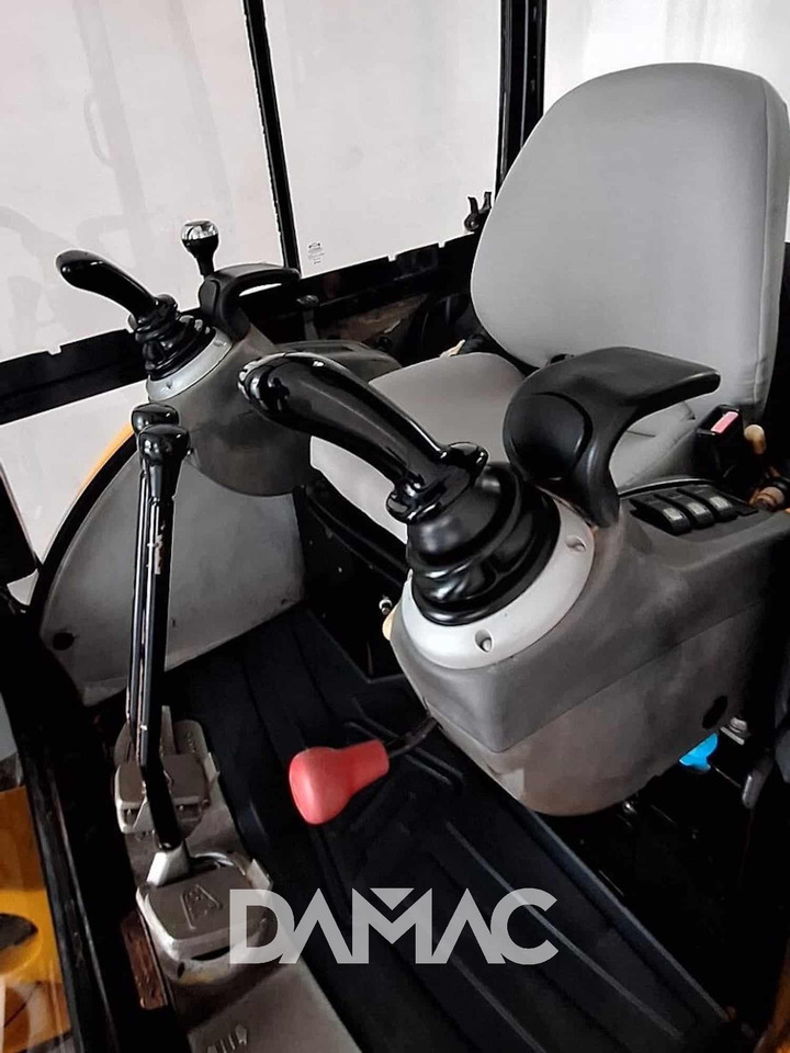 Mini bager JCB 8030ZTS: slika Mini bager JCB 8030ZTS