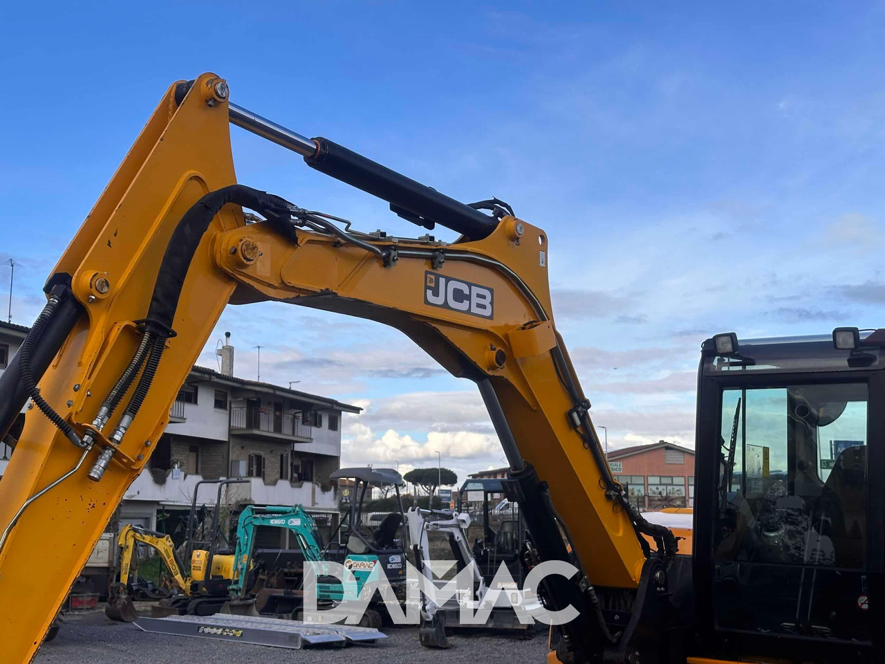 JCB 85Z-1 - Mini bager: slika JCB 85Z-1 - Mini bager JCB 85Z-1 - Mini bager: slika JCB 85Z-1 - Mini bager