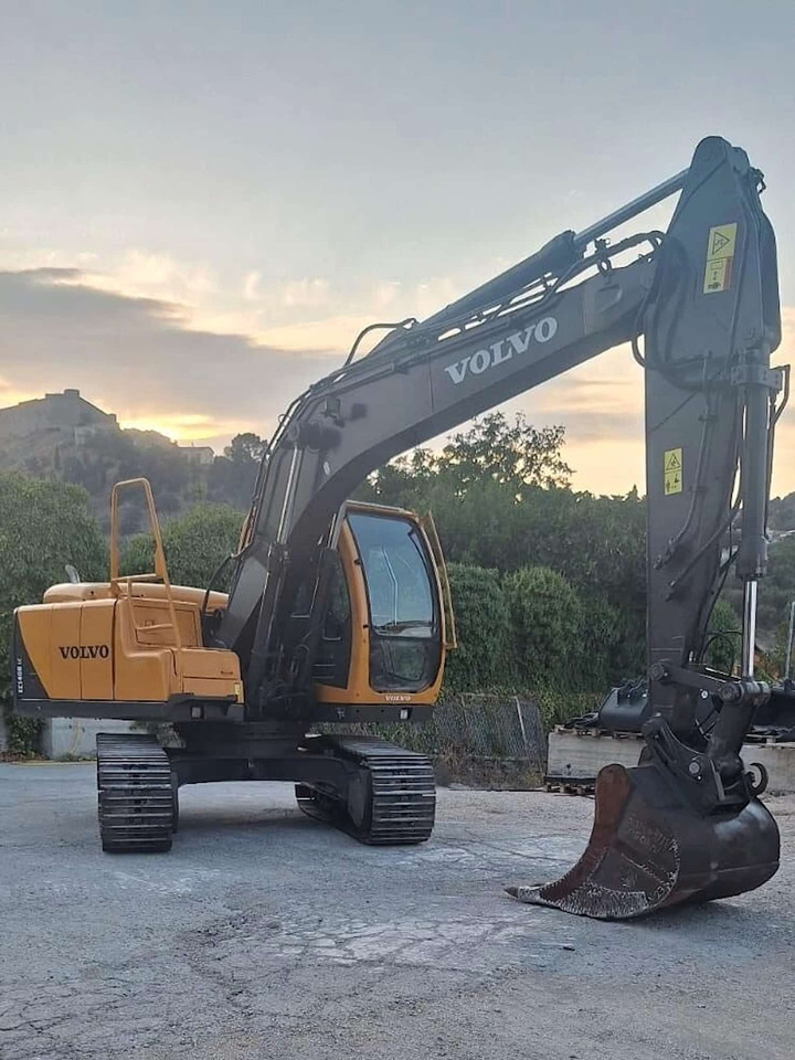 VOLVO EC140BLC - Bager gusjeničar: slika VOLVO EC140BLC - Bager gusjeničar VOLVO EC140BLC - Bager gusjeničar: slika VOLVO EC140BLC - Bager gusjeničar