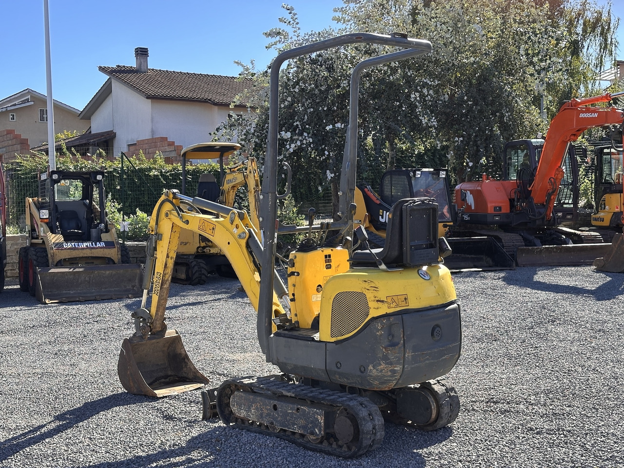 WACKER NEUSON E08-01 - Mini bager: slika WACKER NEUSON E08-01 - Mini bager WACKER NEUSON E08-01 - Mini bager: slika WACKER NEUSON E08-01 - Mini bager