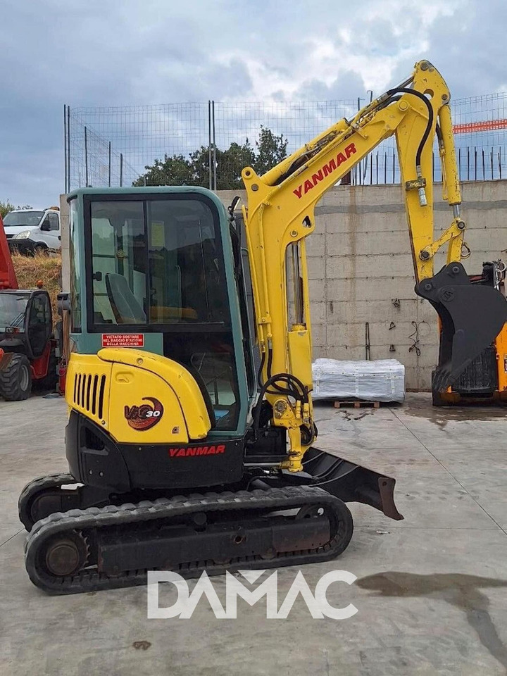 YANMAR VIO30 - Mini bager: slika YANMAR VIO30 - Mini bager YANMAR VIO30 - Mini bager: slika YANMAR VIO30 - Mini bager