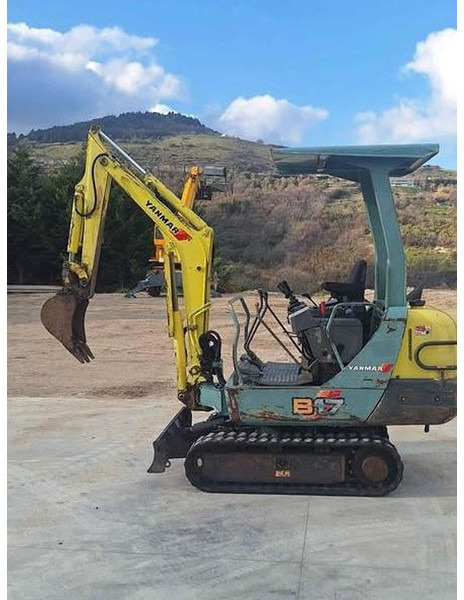 Yanmar B17 - Mini bager: slika Yanmar B17 - Mini bager Yanmar B17 - Mini bager: slika Yanmar B17 - Mini bager