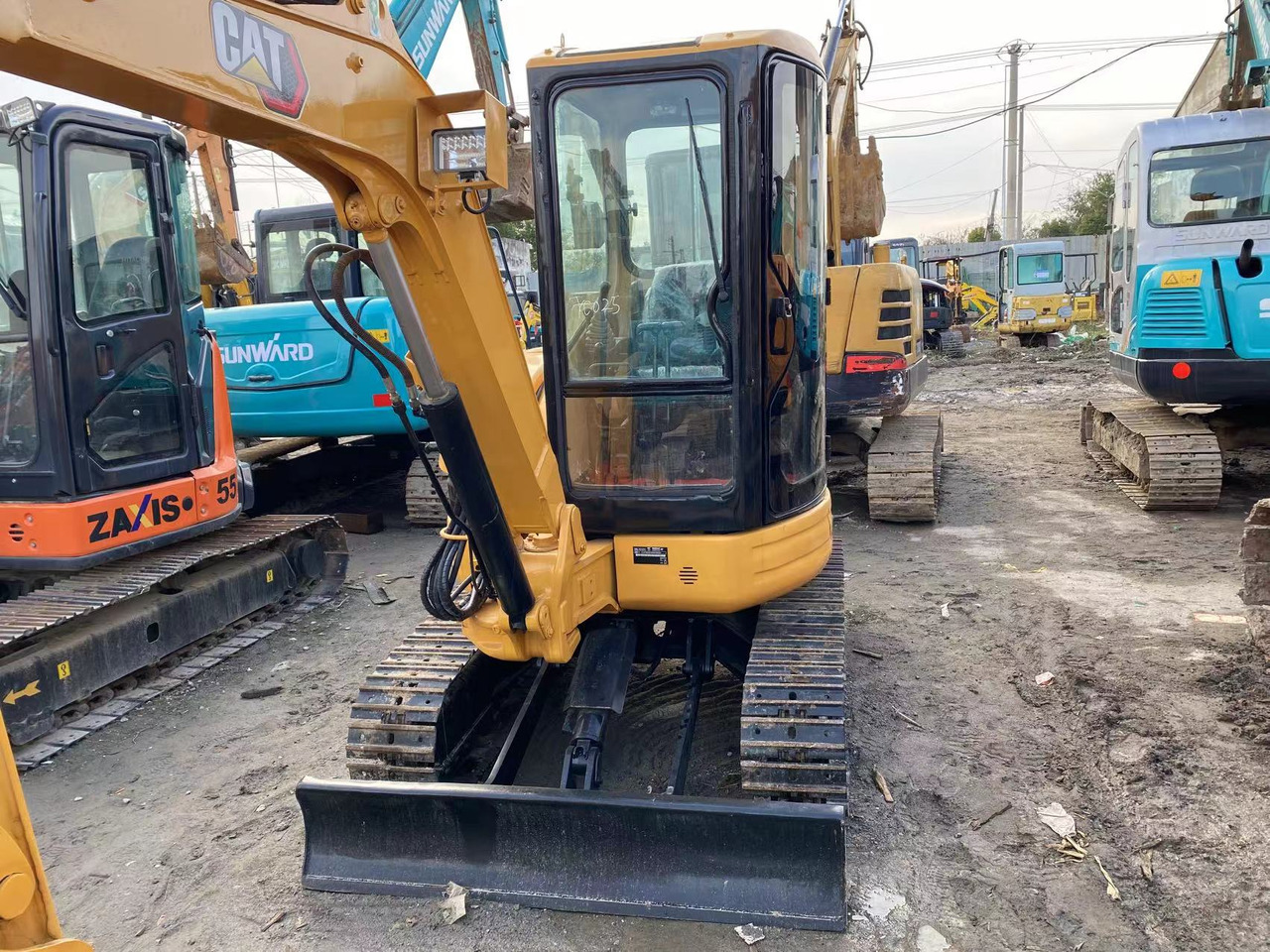 CATERPILLAR 303.5 - Bager gusjeničar: slika CATERPILLAR 303.5 - Bager gusjeničar CATERPILLAR 303.5 - Bager gusjeničar: slika CATERPILLAR 303.5 - Bager gusjeničar