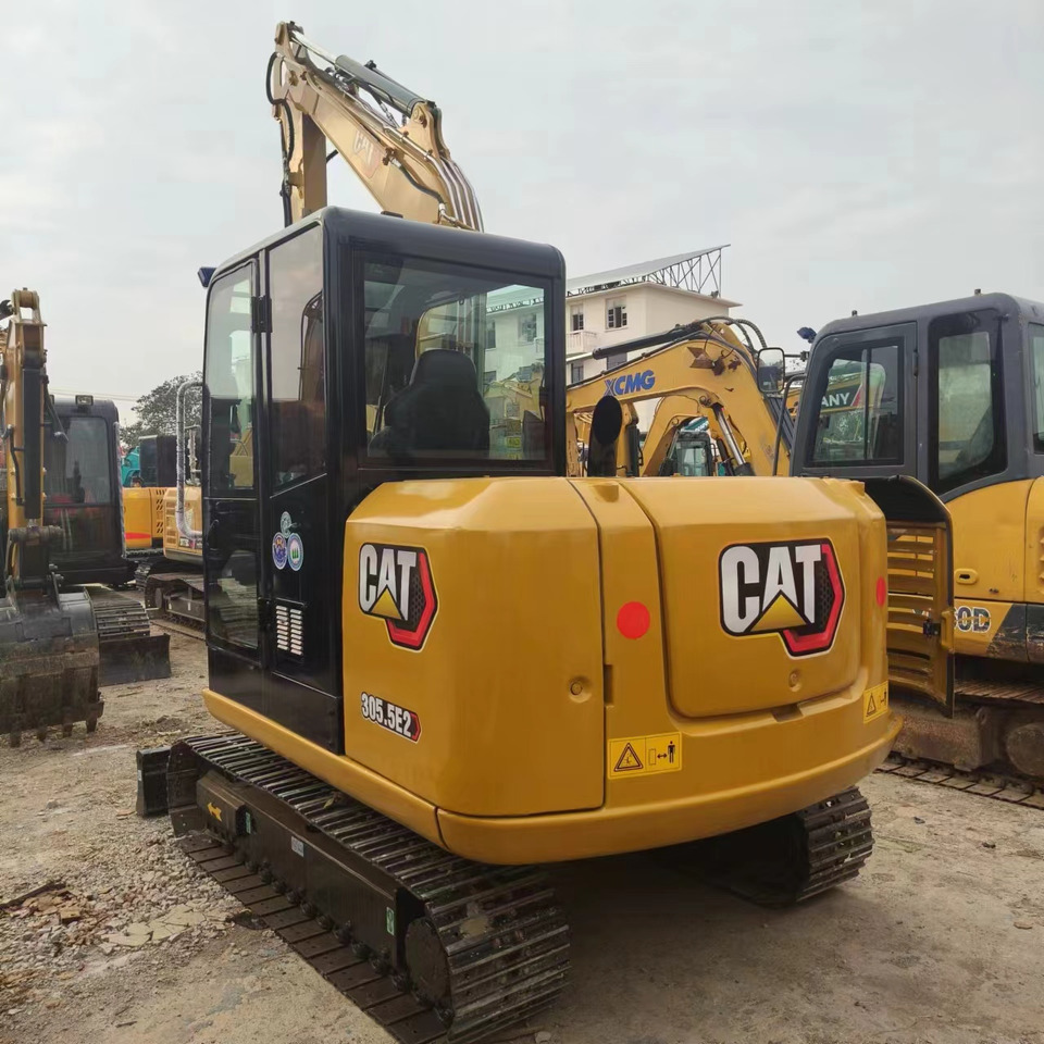 Mini bager CATERPILLAR 305.5E2: slika Mini bager CATERPILLAR 305.5E2