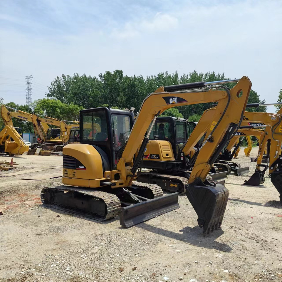 Mini bager CATERPILLAR 305: slika Mini bager CATERPILLAR 305