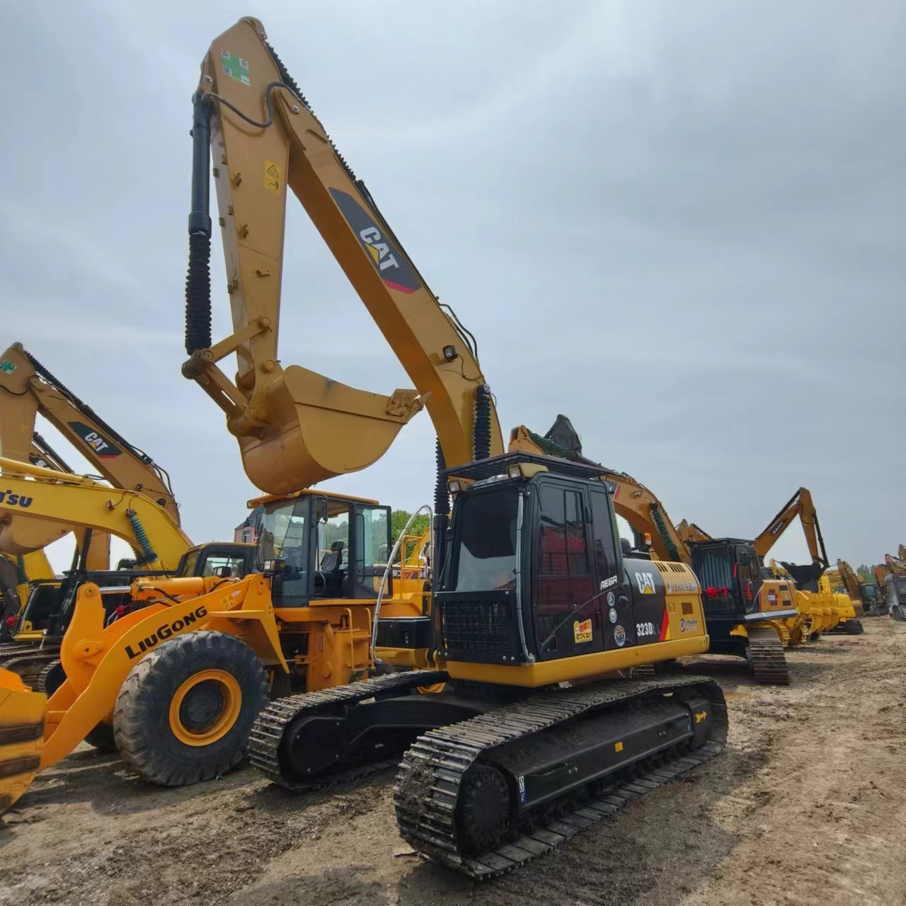 CATERPILLAR 323 - Bager gusjeničar: slika CATERPILLAR 323 - Bager gusjeničar CATERPILLAR 323 - Bager gusjeničar: slika CATERPILLAR 323 - Bager gusjeničar