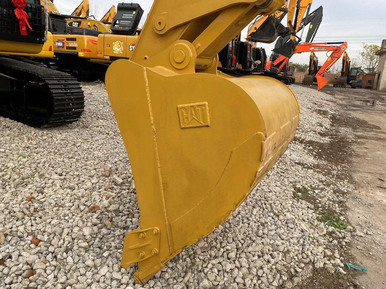 Bager gusjeničar CATERPILLAR 329D: slika Bager gusjeničar CATERPILLAR 329D