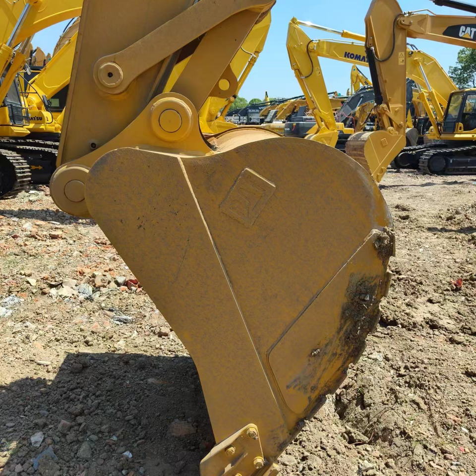 Bager gusjeničar CATERPILLAR 330D: slika Bager gusjeničar CATERPILLAR 330D