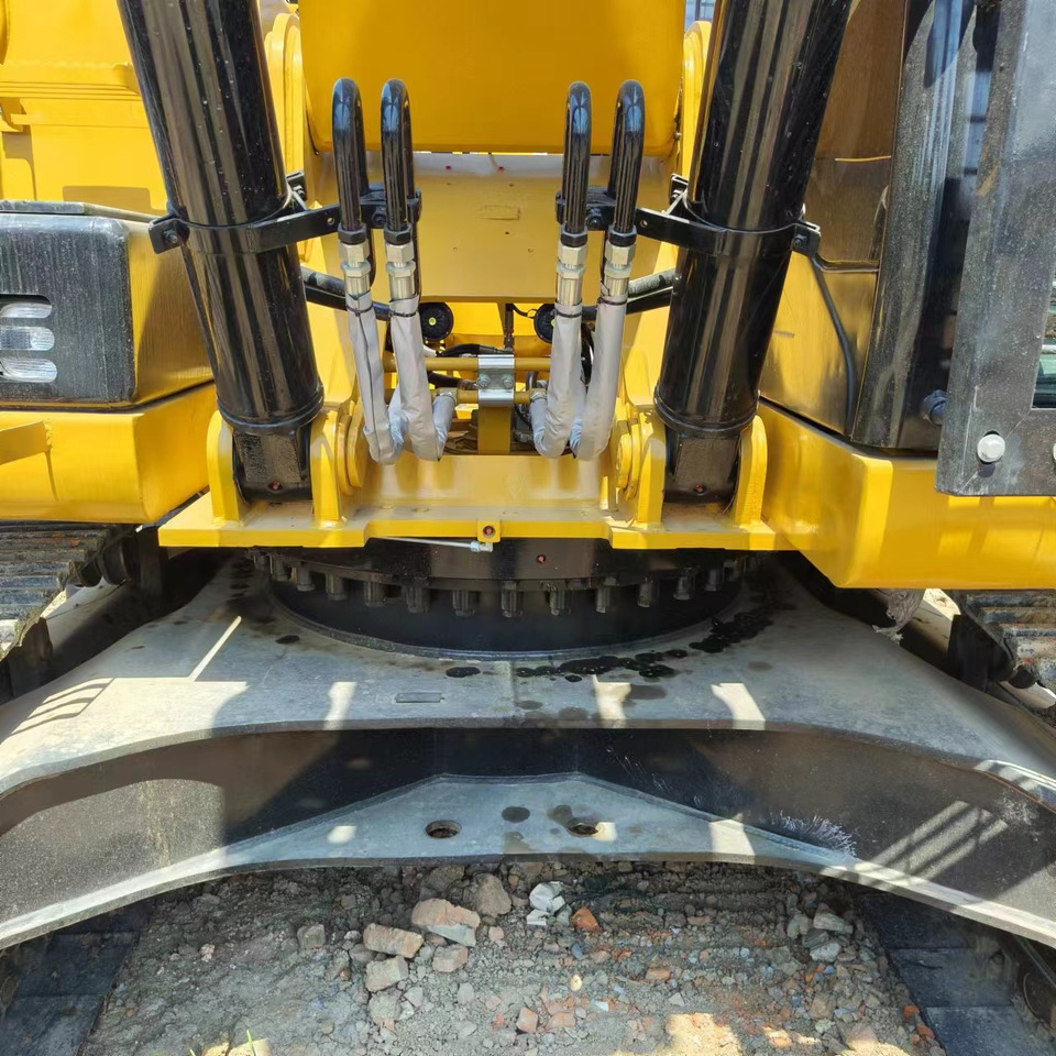 Bager gusjeničar CATERPILLAR 330D: slika Bager gusjeničar CATERPILLAR 330D