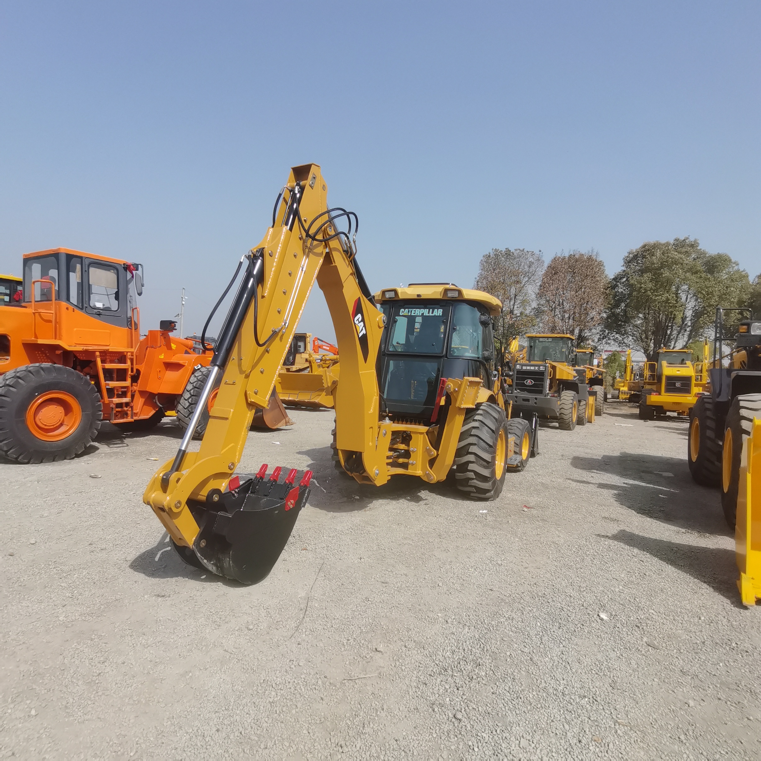 CATERPILLAR 420F - Rovokopač-utovarivač: slika CATERPILLAR 420F - Rovokopač-utovarivač CATERPILLAR 420F - Rovokopač-utovarivač: slika CATERPILLAR 420F - Rovokopač-utovarivač