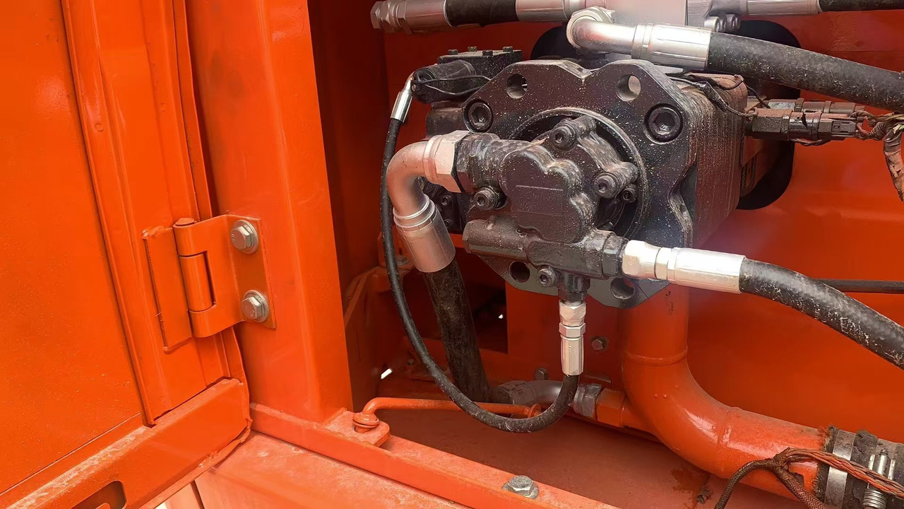 Bager gusjeničar DOOSAN DX150: slika Bager gusjeničar DOOSAN DX150