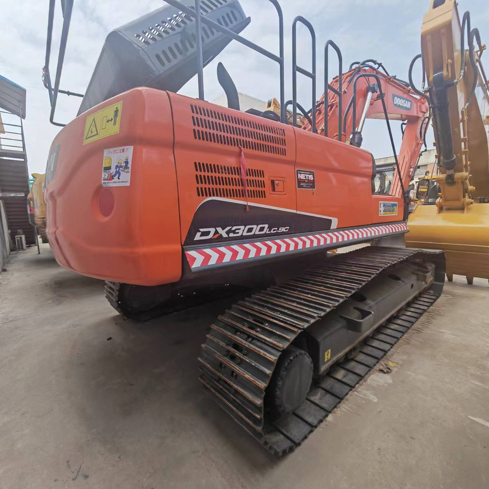 DOOSAN DX300 - Bager gusjeničar: slika DOOSAN DX300 - Bager gusjeničar DOOSAN DX300 - Bager gusjeničar: slika DOOSAN DX300 - Bager gusjeničar