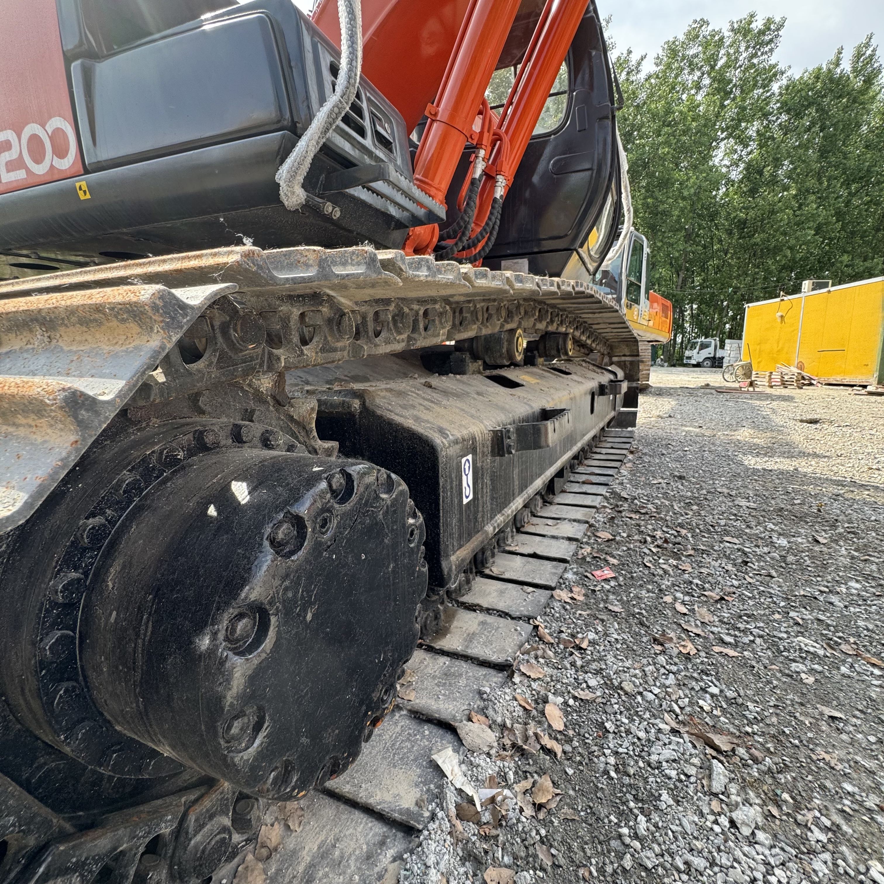 HITACHI ZX200 - Bager gusjeničar: slika HITACHI ZX200 - Bager gusjeničar HITACHI ZX200 - Bager gusjeničar: slika HITACHI ZX200 - Bager gusjeničar