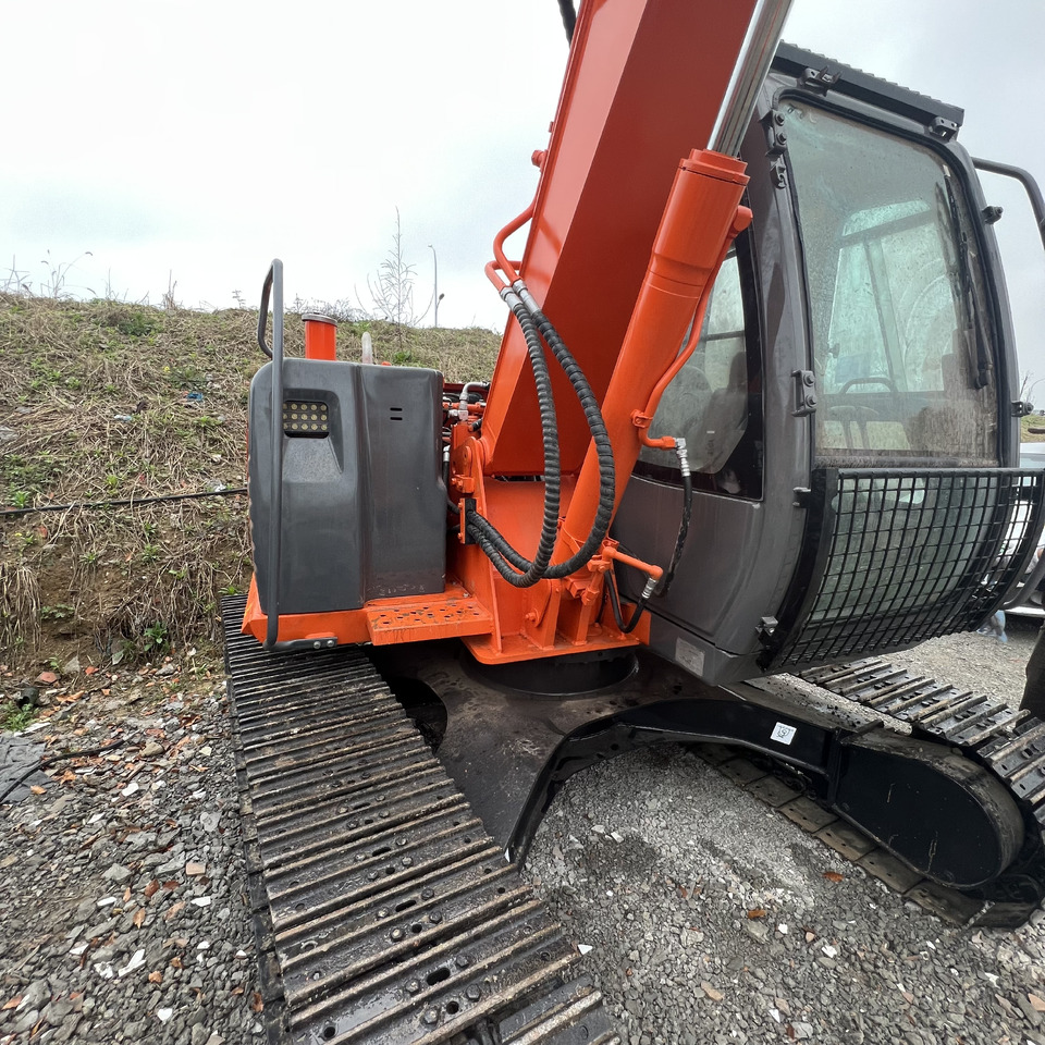 Bager gusjeničar HITACHI ZX80: slika Bager gusjeničar HITACHI ZX80