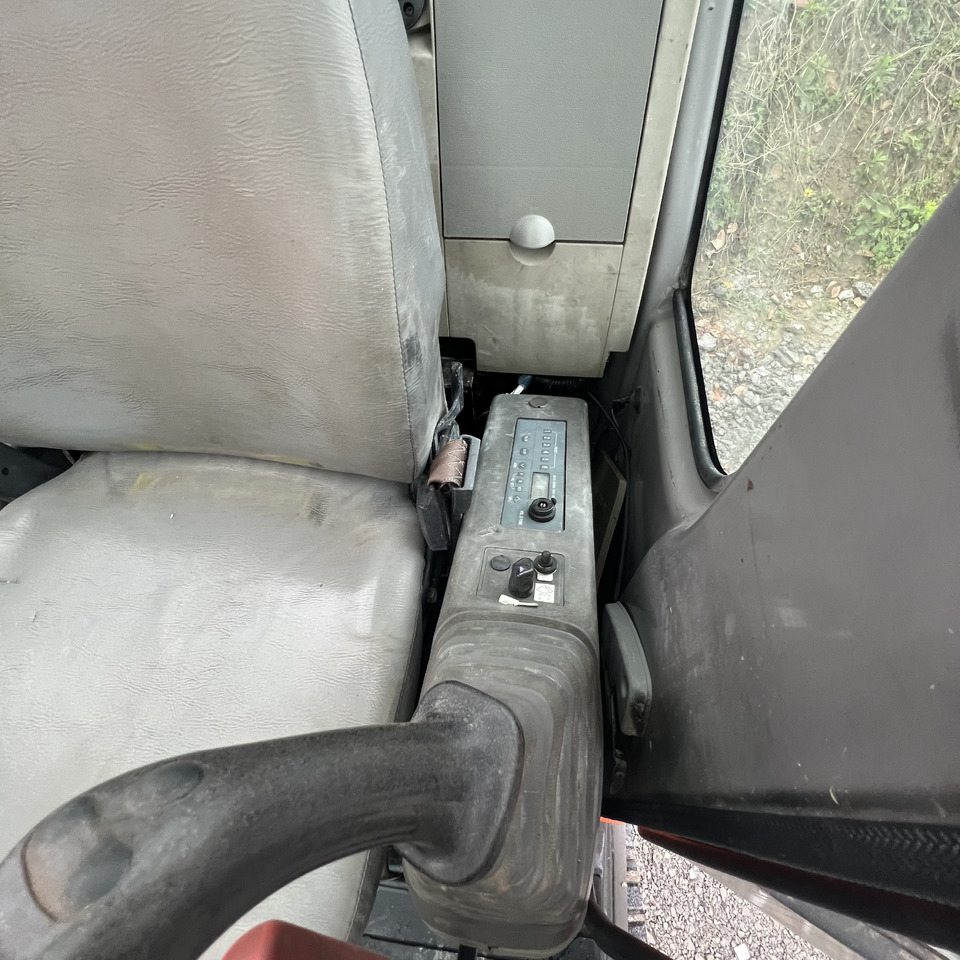Bager gusjeničar HITACHI ZX80: slika Bager gusjeničar HITACHI ZX80