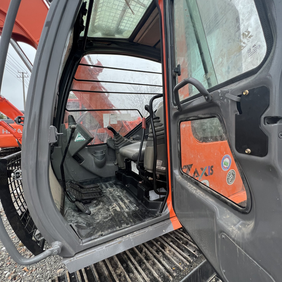 Bager gusjeničar HITACHI ZX80: slika Bager gusjeničar HITACHI ZX80