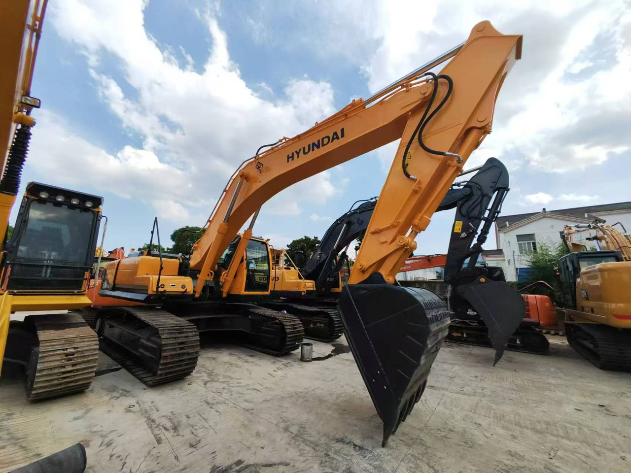 Hyundai HX330 - Bager gusjeničar: slika Hyundai HX330 - Bager gusjeničar Hyundai HX330 - Bager gusjeničar: slika Hyundai HX330 - Bager gusjeničar