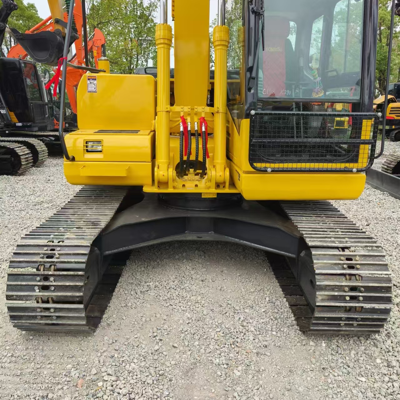 KOMATSU PC110 - Bager gusjeničar: slika KOMATSU PC110 - Bager gusjeničar KOMATSU PC110 - Bager gusjeničar: slika KOMATSU PC110 - Bager gusjeničar