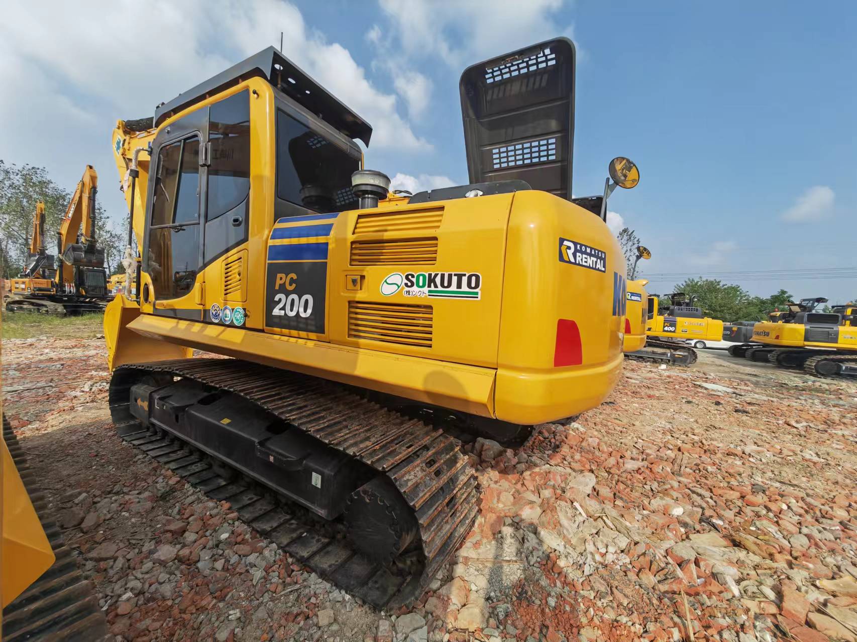 KOMATSU PC200 - Bager gusjeničar: slika KOMATSU PC200 - Bager gusjeničar KOMATSU PC200 - Bager gusjeničar: slika KOMATSU PC200 - Bager gusjeničar