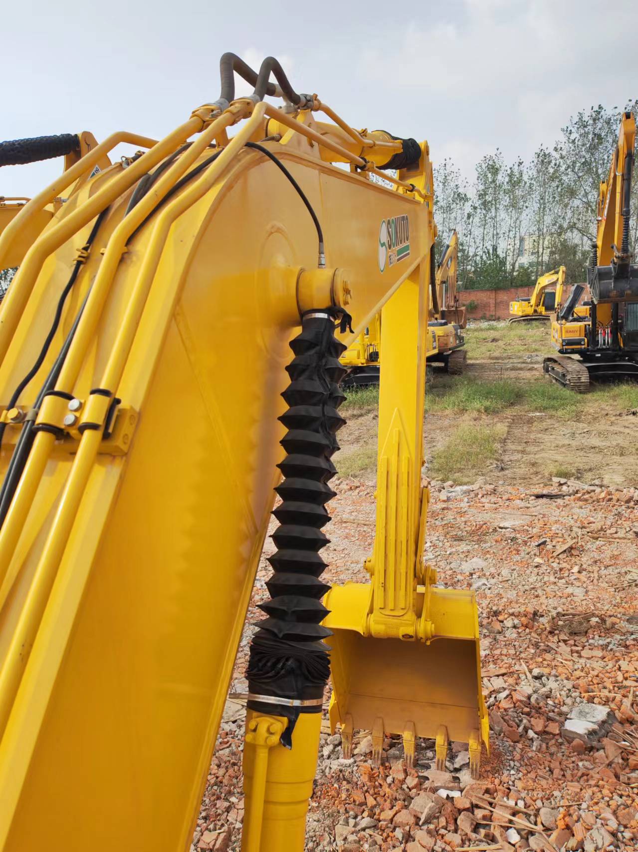 KOMATSU PC200 - Bager gusjeničar: slika KOMATSU PC200 - Bager gusjeničar KOMATSU PC200 - Bager gusjeničar: slika KOMATSU PC200 - Bager gusjeničar