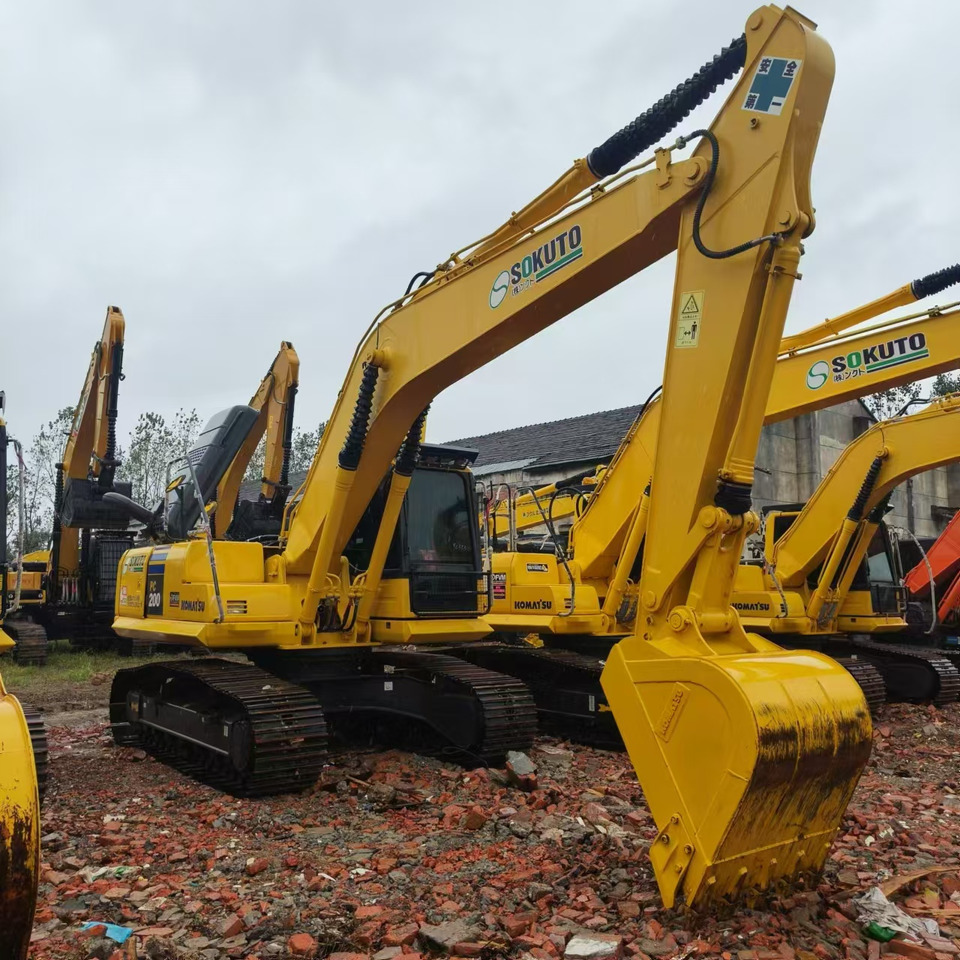 KOMATSU PC200 - Bager gusjeničar: slika KOMATSU PC200 - Bager gusjeničar KOMATSU PC200 - Bager gusjeničar: slika KOMATSU PC200 - Bager gusjeničar