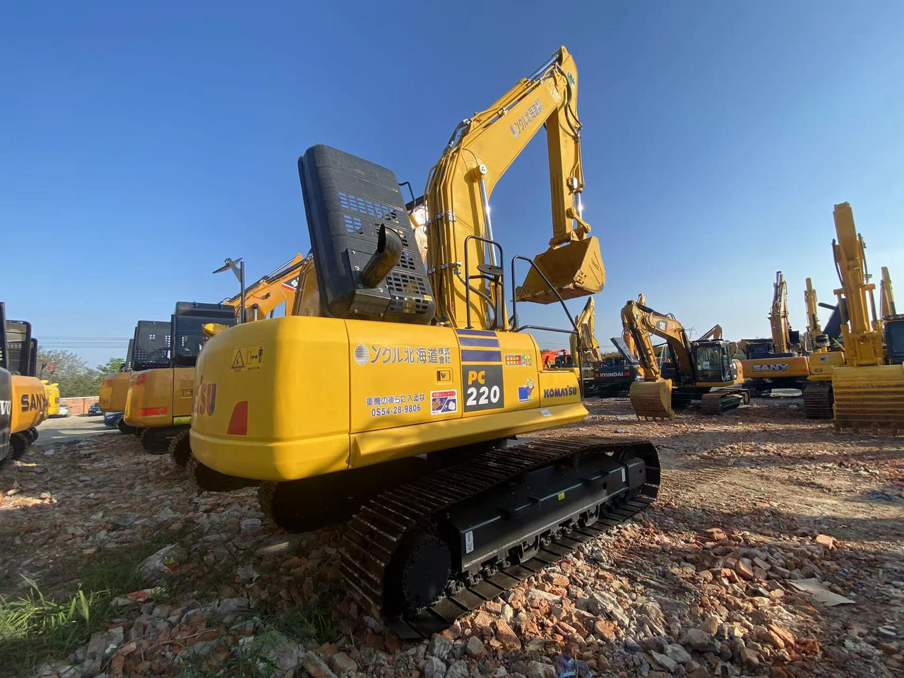 Bager gusjeničar KOMATSU PC220: slika Bager gusjeničar KOMATSU PC220