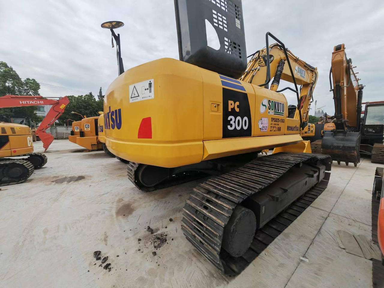 KOMATSU PC300 - Bager gusjeničar: slika KOMATSU PC300 - Bager gusjeničar KOMATSU PC300 - Bager gusjeničar: slika KOMATSU PC300 - Bager gusjeničar