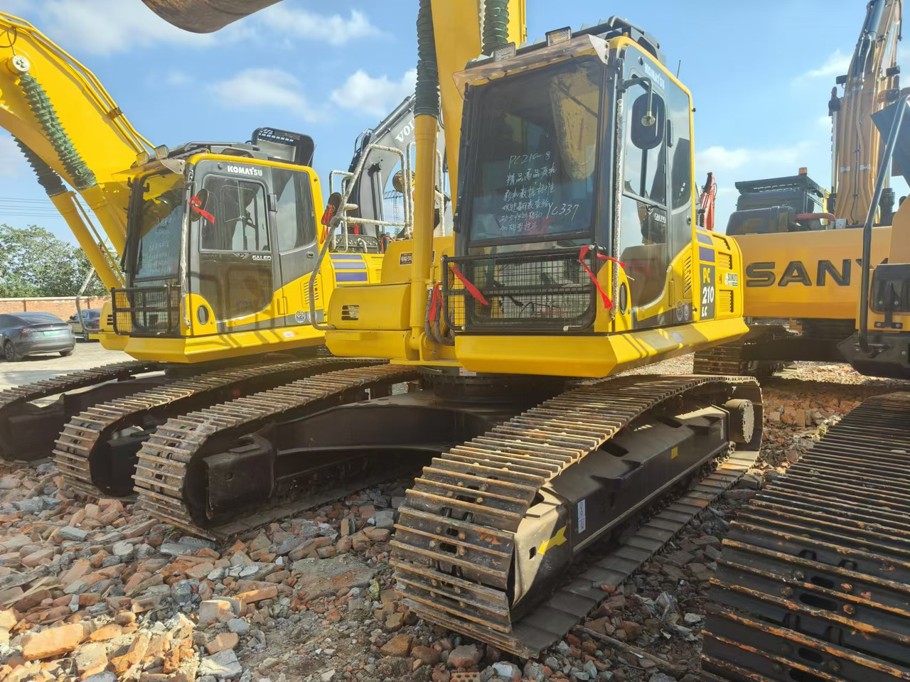 KOMATSU pc210 - Bager gusjeničar: slika KOMATSU pc210 - Bager gusjeničar KOMATSU pc210 - Bager gusjeničar: slika KOMATSU pc210 - Bager gusjeničar