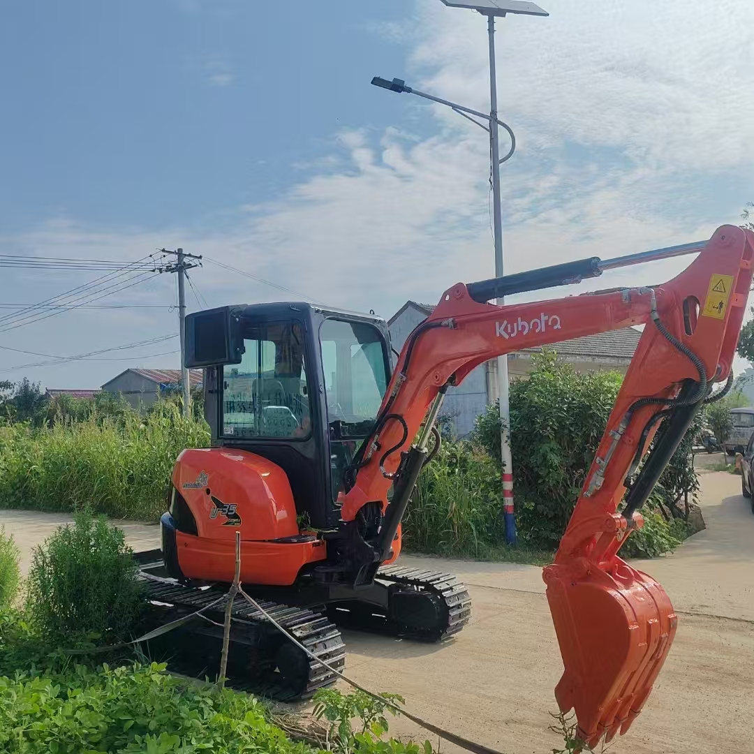 KUBOTA U35 - Mini bager: slika KUBOTA U35 - Mini bager KUBOTA U35 - Mini bager: slika KUBOTA U35 - Mini bager