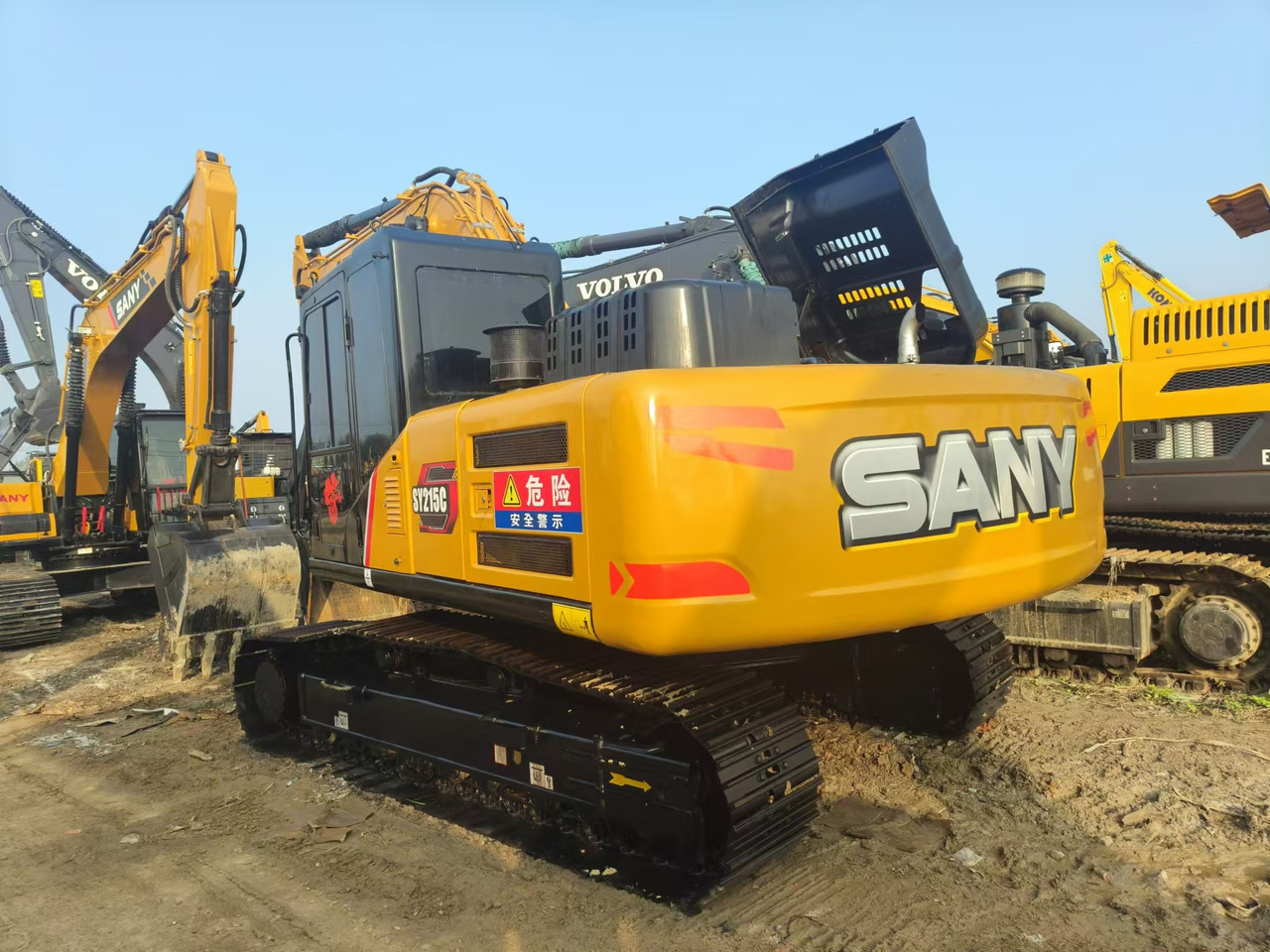 SANY SY215C - Bager gusjeničar: slika SANY SY215C - Bager gusjeničar SANY SY215C - Bager gusjeničar: slika SANY SY215C - Bager gusjeničar